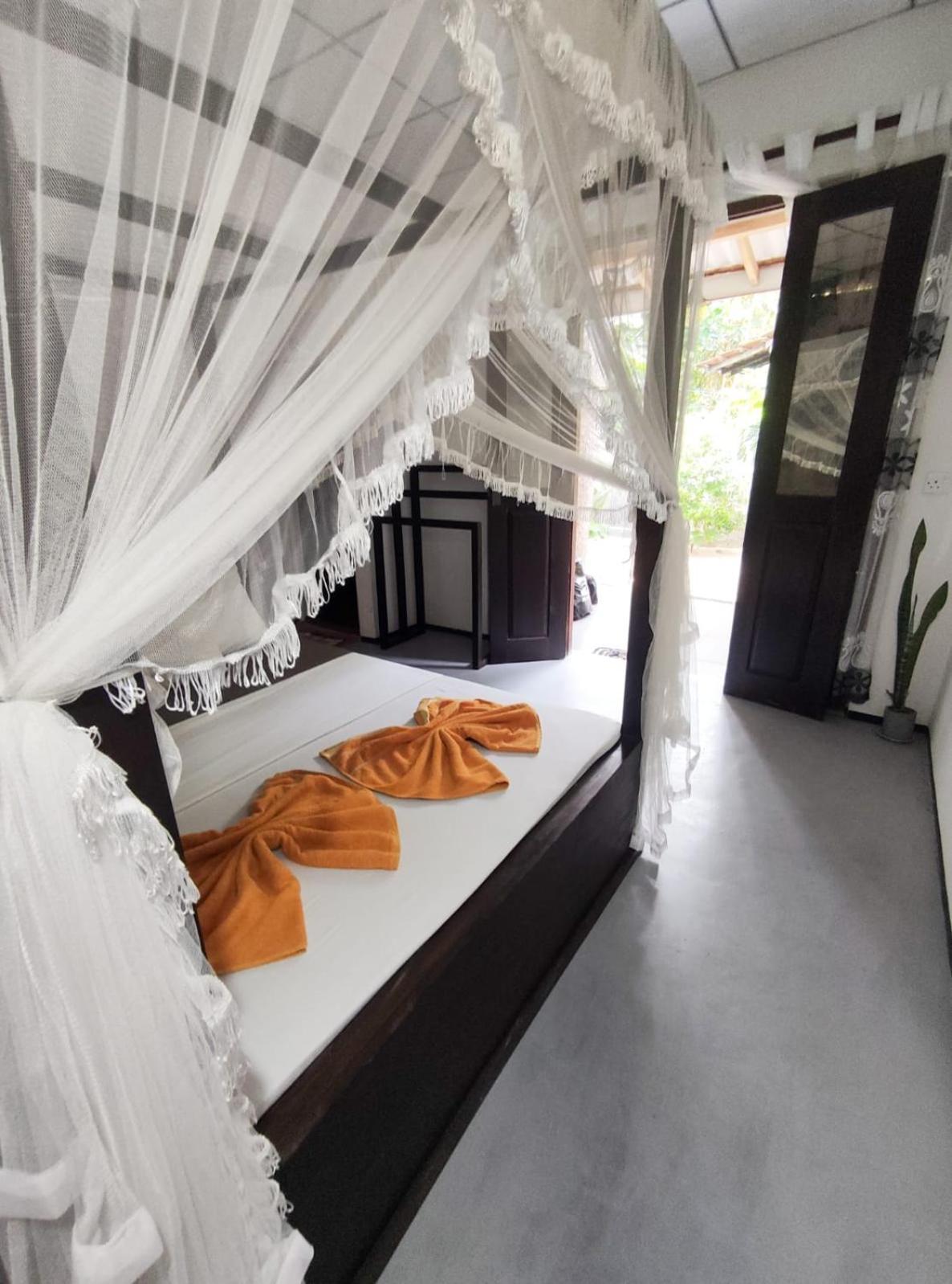 Hotel Aurora Midigama à Ahangama Extérieur photo